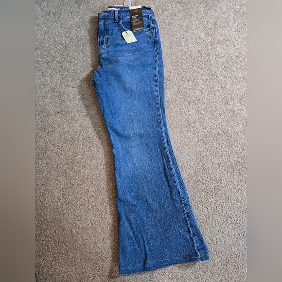Levi's Denim - Brand News Tags Still On Levis High Rise Flare Jeans
